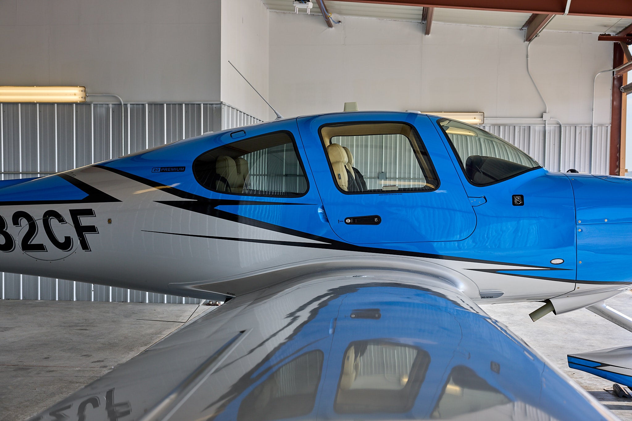 Cirrus SR20 N52CF